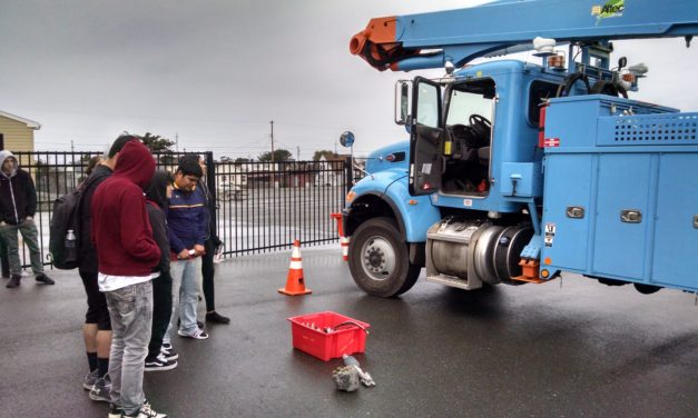 PG&E Visits Zoe Barnum High School